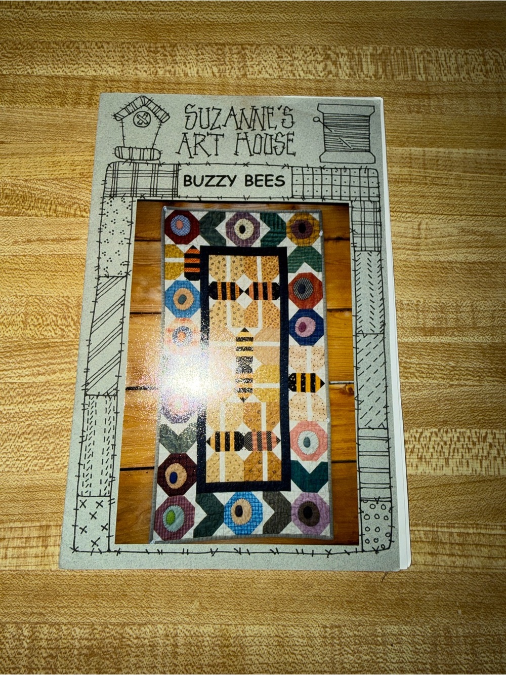 Suzanne's Art House "Buzzy Bees" Quilt Pattern - Multicolor farmhouse